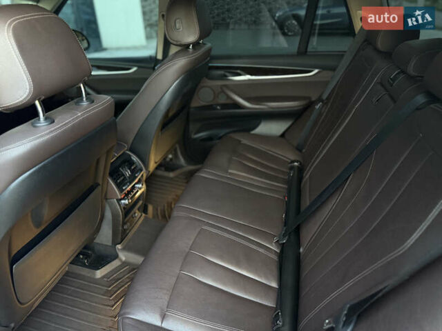 Серый БМВ Х5, объемом двигателя 3 л и пробегом 153 тыс. км за 24800 $, фото 23 на Automoto.ua