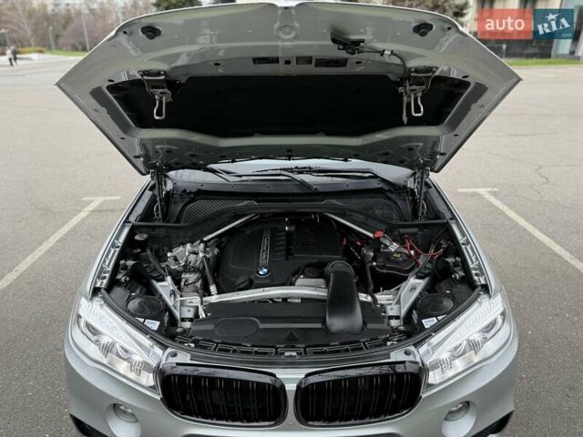 Сірий БМВ Х5, об'ємом двигуна 2.98 л та пробігом 140 тис. км за 27500 $, фото 41 на Automoto.ua