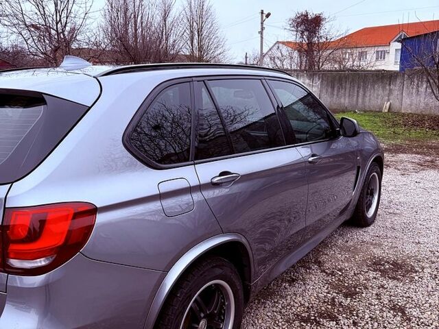 Серый БМВ Х5, объемом двигателя 3 л и пробегом 163 тыс. км за 41000 $, фото 4 на Automoto.ua