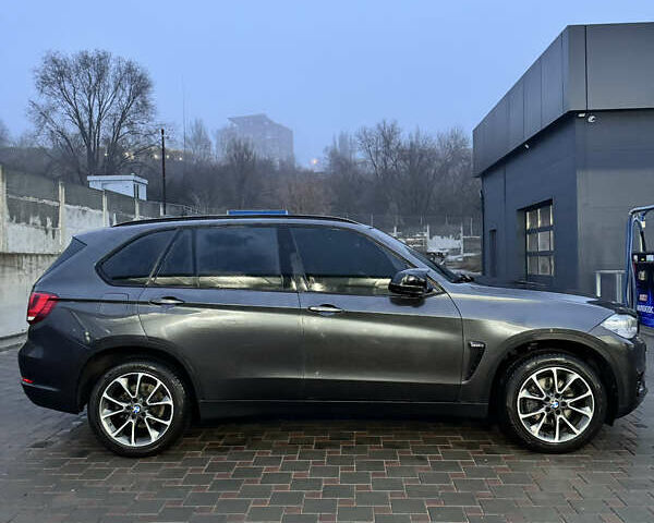 Сірий БМВ Х5, об'ємом двигуна 2 л та пробігом 198 тис. км за 29200 $, фото 3 на Automoto.ua