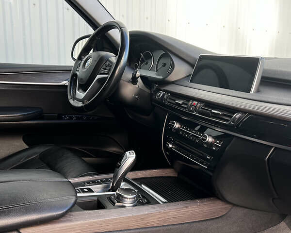 Сірий БМВ Х5, об'ємом двигуна 2.99 л та пробігом 193 тис. км за 27500 $, фото 26 на Automoto.ua