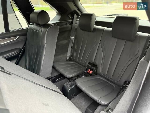 Сірий БМВ Х5, об'ємом двигуна 2.98 л та пробігом 140 тис. км за 27500 $, фото 24 на Automoto.ua