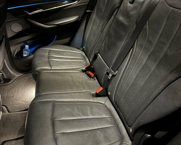 Серый БМВ Х5, объемом двигателя 2.98 л и пробегом 156 тыс. км за 30000 $, фото 19 на Automoto.ua