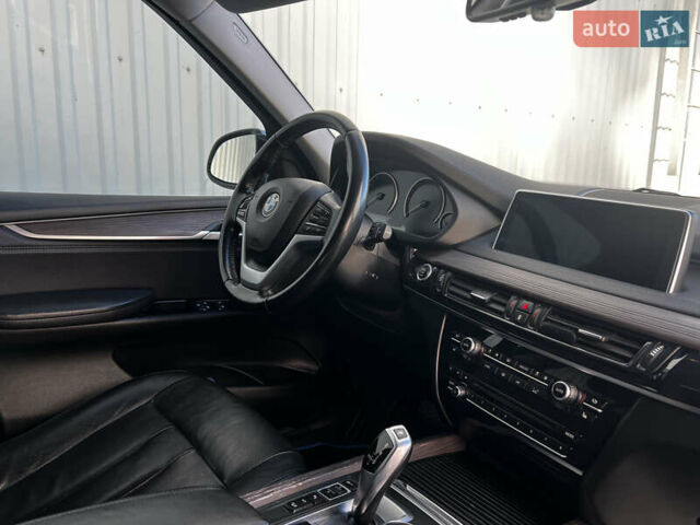 Сірий БМВ Х5, об'ємом двигуна 2.99 л та пробігом 193 тис. км за 27500 $, фото 23 на Automoto.ua