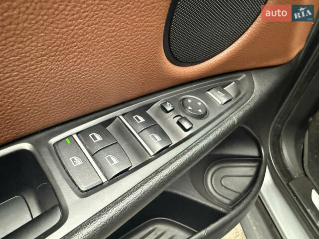 Серый БМВ Х5, объемом двигателя 2 л и пробегом 89 тыс. км за 27000 $, фото 39 на Automoto.ua
