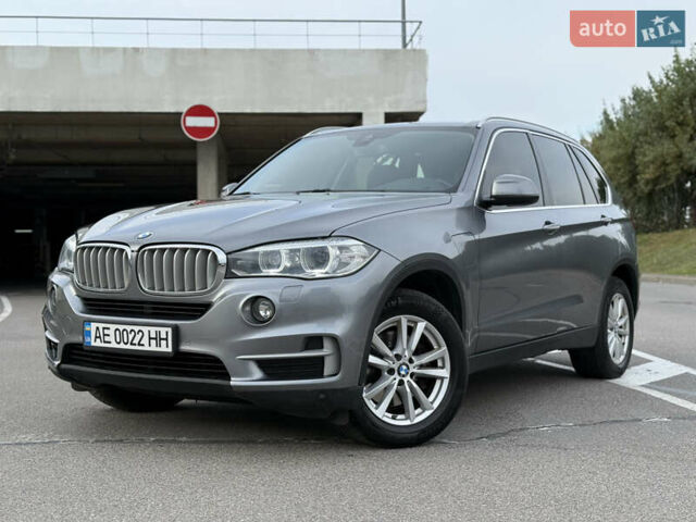 Серый БМВ Х5, объемом двигателя 2 л и пробегом 243 тыс. км за 27000 $, фото 1 на Automoto.ua