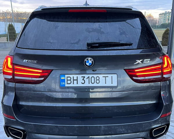 Серый БМВ Х5, объемом двигателя 2 л и пробегом 120 тыс. км за 37700 $, фото 10 на Automoto.ua