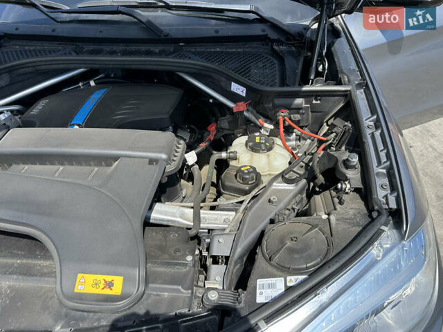 Сірий БМВ Х5, об'ємом двигуна 2 л та пробігом 136 тис. км за 31000 $, фото 52 на Automoto.ua