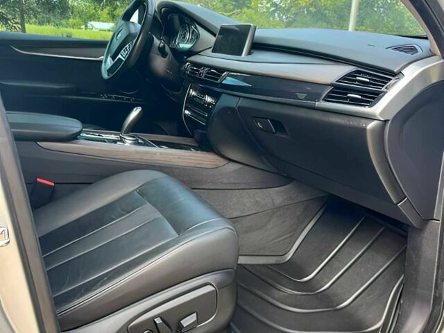 Серый БМВ Х5, объемом двигателя 3 л и пробегом 75 тыс. км за 21500 $, фото 9 на Automoto.ua