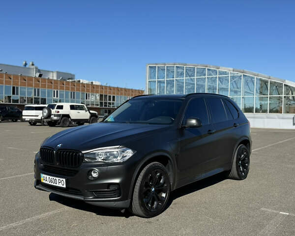 Серый БМВ Х5, объемом двигателя 2 л и пробегом 159 тыс. км за 24900 $, фото 3 на Automoto.ua