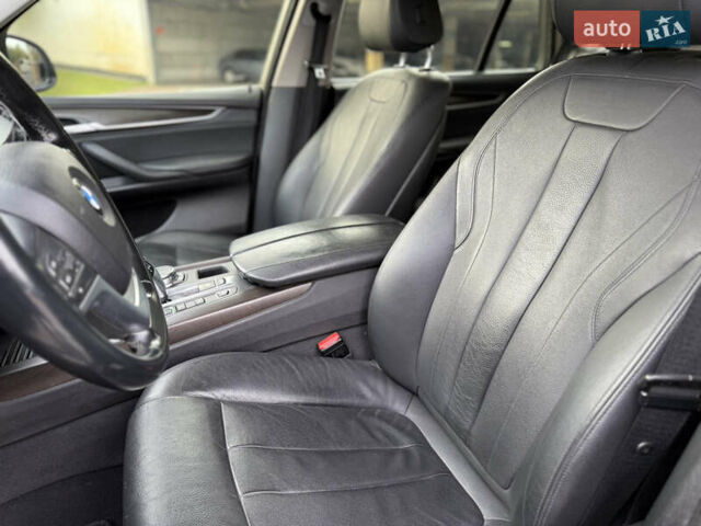 Серый БМВ Х5, объемом двигателя 2 л и пробегом 243 тыс. км за 27000 $, фото 13 на Automoto.ua