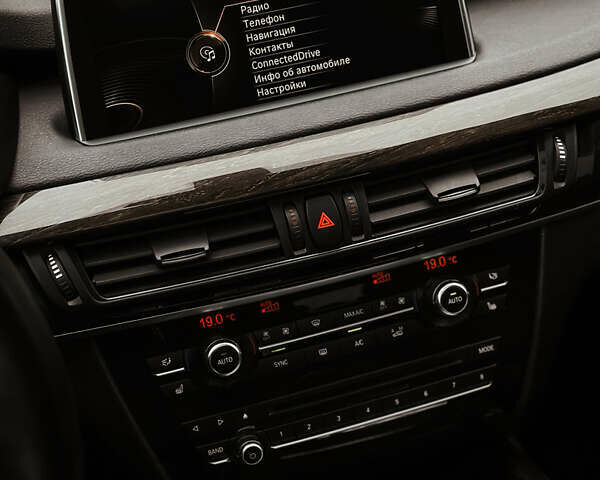 Серый БМВ Х5, объемом двигателя 0 л и пробегом 228 тыс. км за 24900 $, фото 9 на Automoto.ua