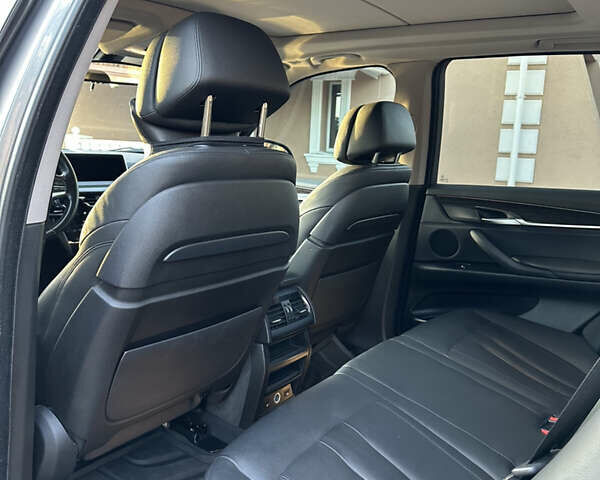 Серый БМВ Х5, объемом двигателя 2.98 л и пробегом 155 тыс. км за 25000 $, фото 25 на Automoto.ua