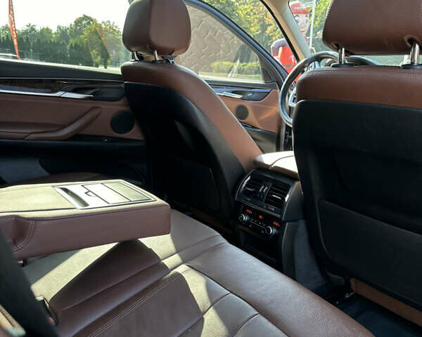 Серый БМВ Х5, объемом двигателя 2 л и пробегом 176 тыс. км за 29900 $, фото 10 на Automoto.ua