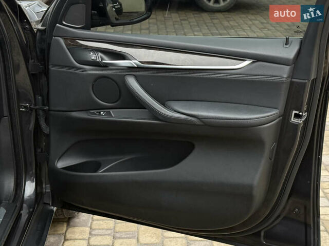 Серый БМВ Х5, объемом двигателя 3 л и пробегом 220 тыс. км за 25300 $, фото 80 на Automoto.ua