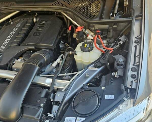 Серый БМВ Х5, объемом двигателя 3 л и пробегом 40 тыс. км за 28700 $, фото 44 на Automoto.ua