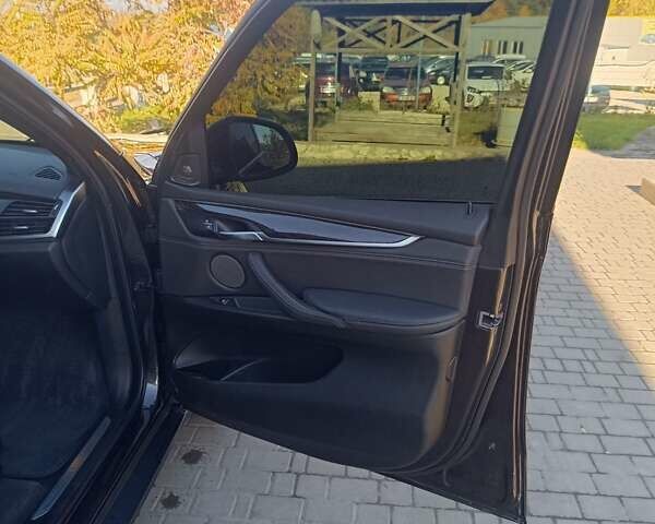 Серый БМВ Х5, объемом двигателя 2.99 л и пробегом 228 тыс. км за 27999 $, фото 13 на Automoto.ua