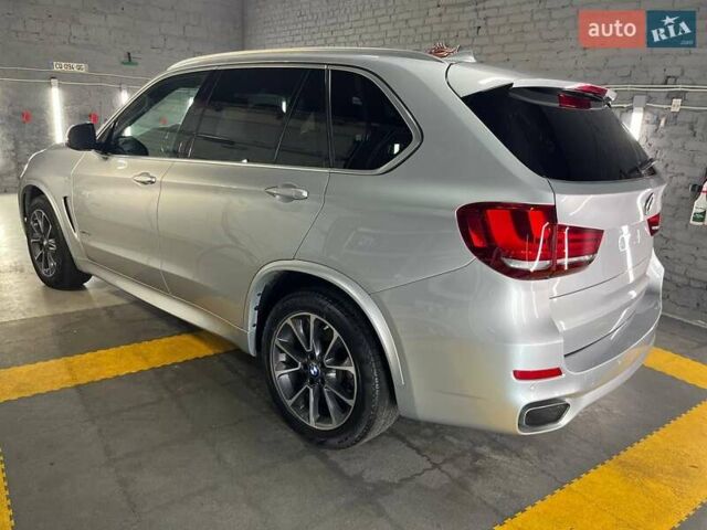 Сірий БМВ Х5, об'ємом двигуна 2.98 л та пробігом 158 тис. км за 25800 $, фото 3 на Automoto.ua