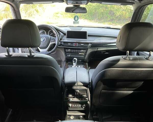 Сірий БМВ Х5, об'ємом двигуна 2.98 л та пробігом 152 тис. км за 24900 $, фото 18 на Automoto.ua