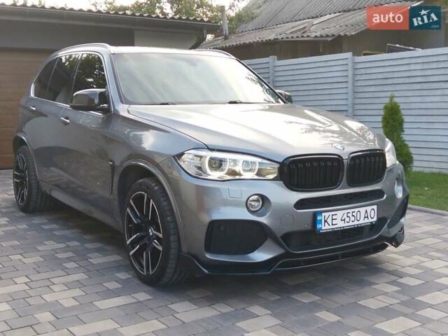 Серый БМВ Х5, объемом двигателя 2 л и пробегом 170 тыс. км за 31200 $, фото 1 на Automoto.ua