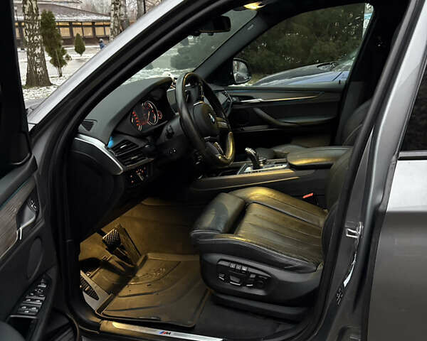 Серый БМВ Х5, объемом двигателя 2.99 л и пробегом 190 тыс. км за 41500 $, фото 6 на Automoto.ua