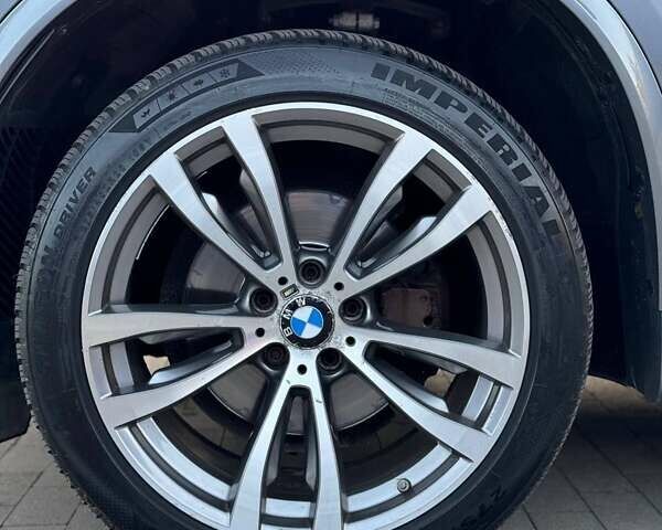 Серый БМВ Х5, объемом двигателя 2.99 л и пробегом 299 тыс. км за 28800 $, фото 29 на Automoto.ua