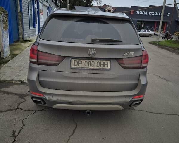 Сірий БМВ Х5, об'ємом двигуна 2 л та пробігом 157 тис. км за 30000 $, фото 17 на Automoto.ua