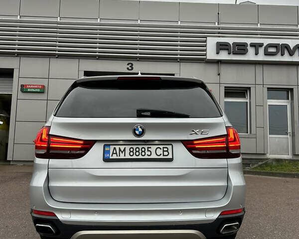 Серый БМВ Х5, объемом двигателя 2 л и пробегом 135 тыс. км за 35500 $, фото 7 на Automoto.ua