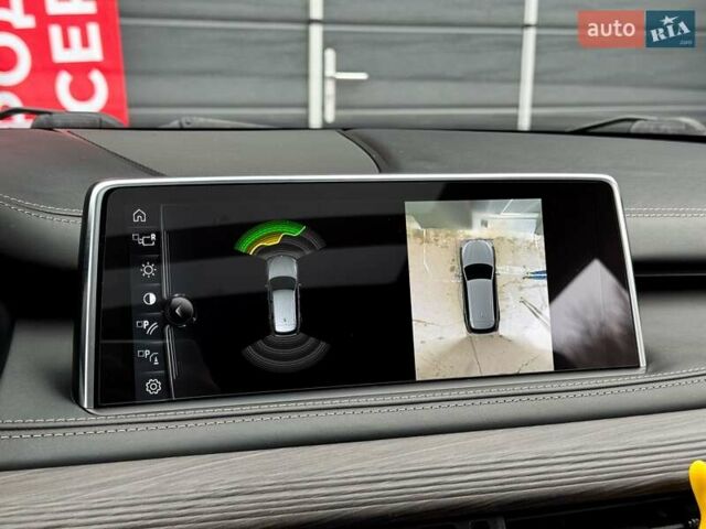 Серый БМВ Х5, объемом двигателя 2 л и пробегом 192 тыс. км за 27999 $, фото 24 на Automoto.ua