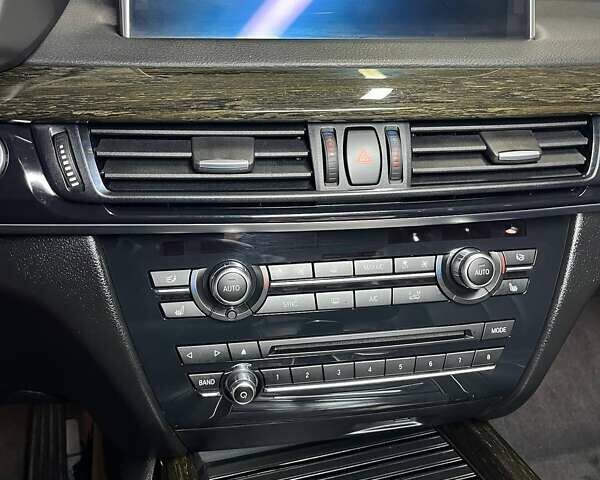 Сірий БМВ Х5, об'ємом двигуна 2.98 л та пробігом 158 тис. км за 25800 $, фото 15 на Automoto.ua