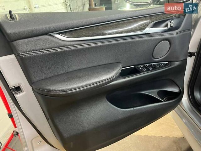 Сірий БМВ Х5, об'ємом двигуна 2.98 л та пробігом 158 тис. км за 25800 $, фото 34 на Automoto.ua