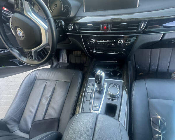 Серый БМВ Х5, объемом двигателя 2.98 л и пробегом 97 тыс. км за 23000 $, фото 9 на Automoto.ua