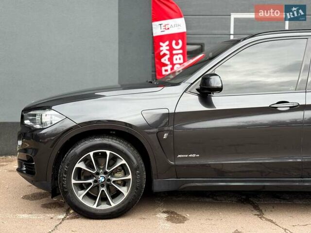 Серый БМВ Х5, объемом двигателя 2 л и пробегом 192 тыс. км за 27999 $, фото 3 на Automoto.ua