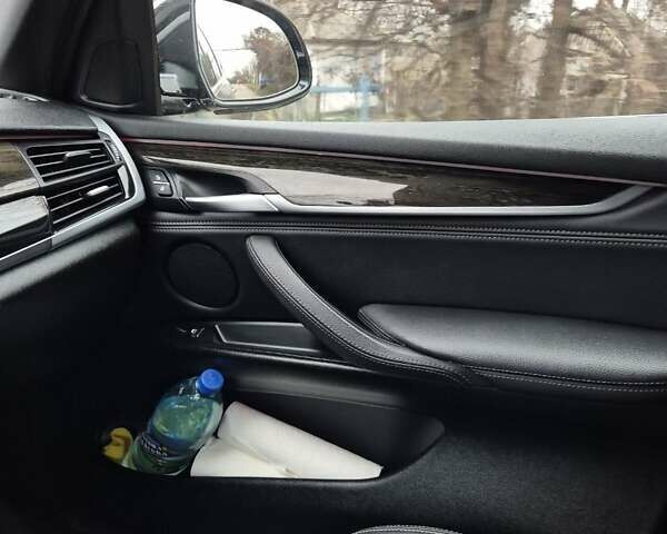 Сірий БМВ Х5, об'ємом двигуна 2 л та пробігом 157 тис. км за 30000 $, фото 10 на Automoto.ua