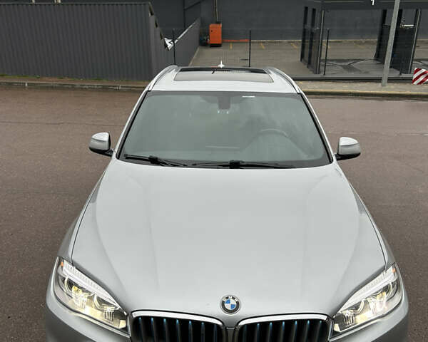 Серый БМВ Х5, объемом двигателя 2 л и пробегом 135 тыс. км за 35500 $, фото 2 на Automoto.ua