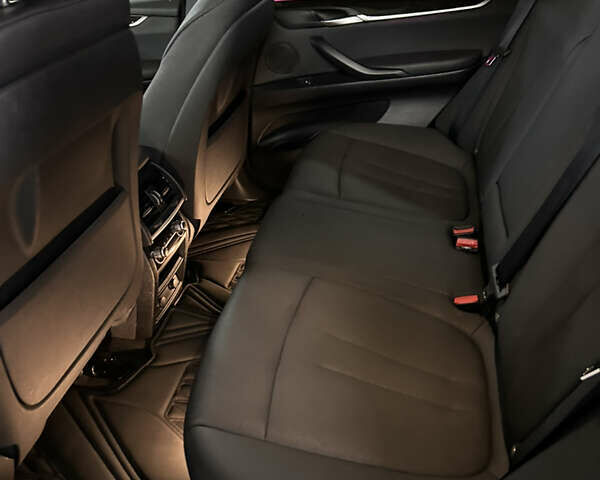 Серый БМВ Х5, объемом двигателя 2 л и пробегом 135 тыс. км за 35500 $, фото 42 на Automoto.ua