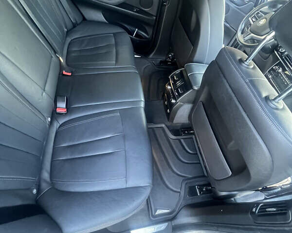 Серый БМВ Х5, объемом двигателя 2.98 л и пробегом 97 тыс. км за 23000 $, фото 11 на Automoto.ua