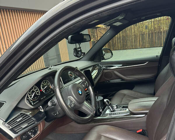 БМВ Х5 2017 в Днепре (Днепропетровске) на Automoto.ua Серый БМВ Х5, объемом двигателя 2.98 л и пробегом 140 тыс. км за 33500 $, фото 5 на Automoto.ua