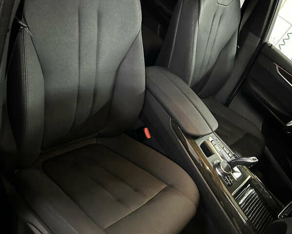 Серый БМВ Х5, объемом двигателя 2 л и пробегом 135 тыс. км за 35500 $, фото 36 на Automoto.ua