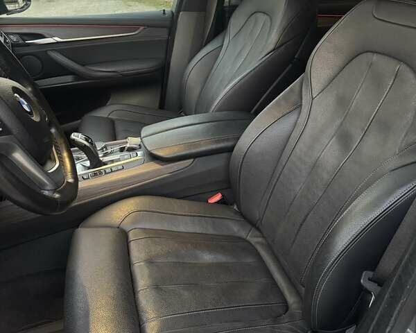 Сірий БМВ Х5, об'ємом двигуна 2.99 л та пробігом 195 тис. км за 38500 $, фото 18 на Automoto.ua
