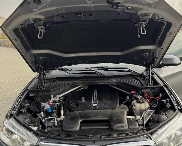 Серый БМВ Х5, объемом двигателя 2.99 л и пробегом 299 тыс. км за 28800 $, фото 26 на Automoto.ua