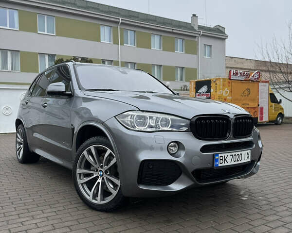 Серый БМВ Х5, объемом двигателя 2.99 л и пробегом 154 тыс. км за 36500 $, фото 2 на Automoto.ua