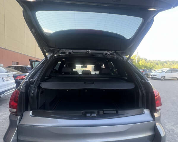 Серый БМВ Х5, объемом двигателя 2.98 л и пробегом 97 тыс. км за 23000 $, фото 10 на Automoto.ua