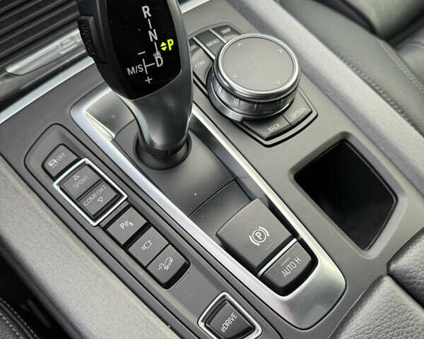 Сірий БМВ Х5, об'ємом двигуна 2 л та пробігом 145 тис. км за 22999 $, фото 36 на Automoto.ua