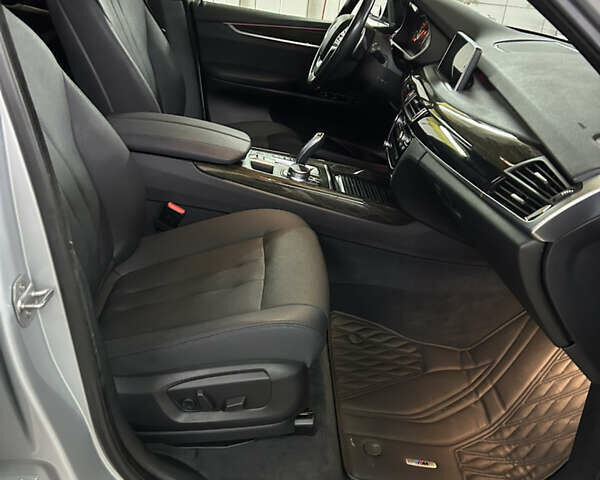 Серый БМВ Х5, объемом двигателя 2 л и пробегом 135 тыс. км за 35500 $, фото 32 на Automoto.ua