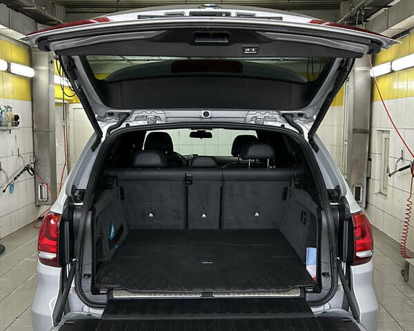 Серый БМВ Х5, объемом двигателя 2 л и пробегом 135 тыс. км за 35500 $, фото 46 на Automoto.ua