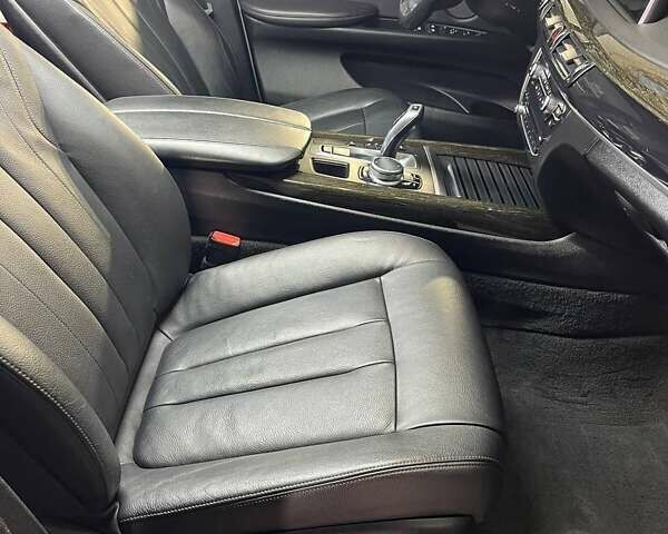 Сірий БМВ Х5, об'ємом двигуна 2.98 л та пробігом 158 тис. км за 25800 $, фото 19 на Automoto.ua