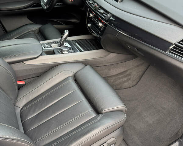 Сірий БМВ Х5, об'ємом двигуна 2 л та пробігом 145 тис. км за 22999 $, фото 24 на Automoto.ua