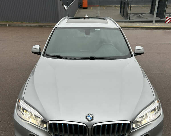 Серый БМВ Х5, объемом двигателя 2 л и пробегом 135 тыс. км за 35500 $, фото 1 на Automoto.ua