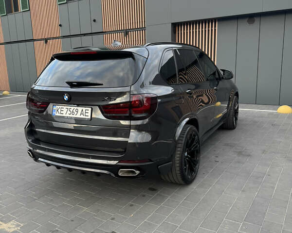 БМВ Х5 2017 в Днепре (Днепропетровске) на Automoto.ua Серый БМВ Х5, объемом двигателя 2.98 л и пробегом 140 тыс. км за 33500 $, фото 24 на Automoto.ua